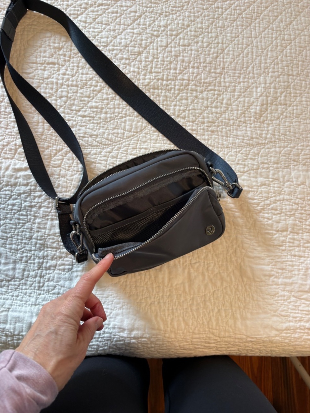 Lululemon Crossbody Bag 2L - Picture 4 of 6